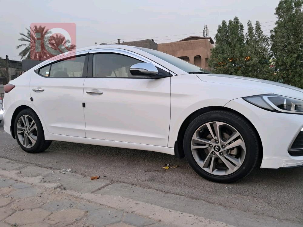هیوندای ئەلەنترا